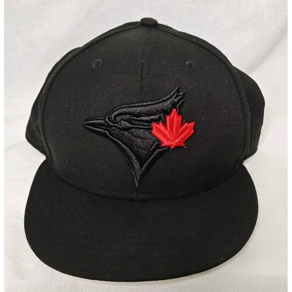Toronto Blue Jays New Era 59Fifty Fitted Blackout Hat cap Men's 7 1/2‎ Red Leaf